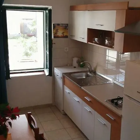 Viktorija Appartement *
