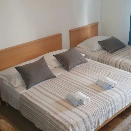 Viktorija Apartment *